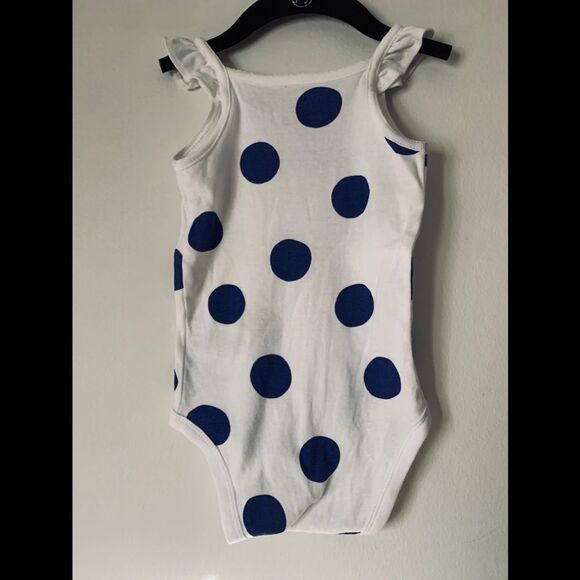Carters white/blue circles onesie/blue shorts 2-piece set, size 12 mon - Picture 6 of 8